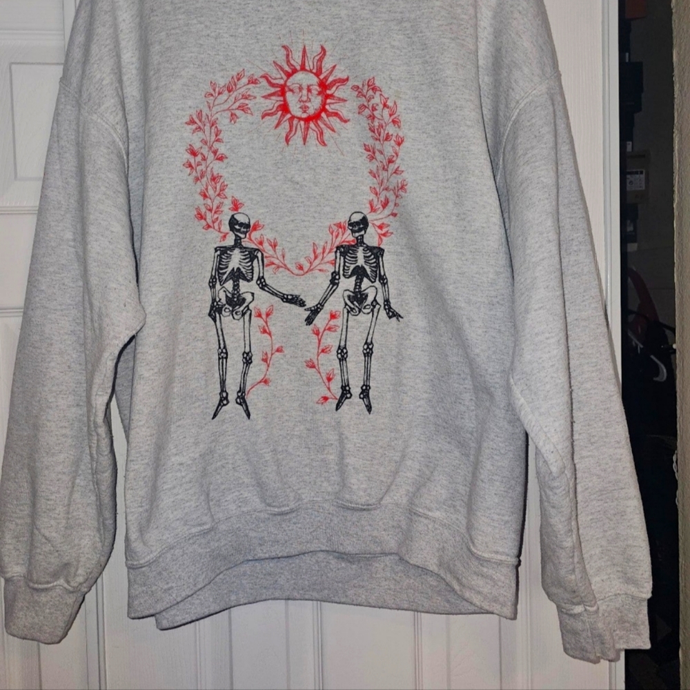 Sun and skeleton love Sweatshirt